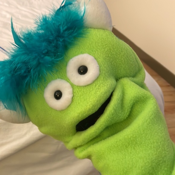 Weird Greeny Hand Puppet NWOT - Picture 7 of 14